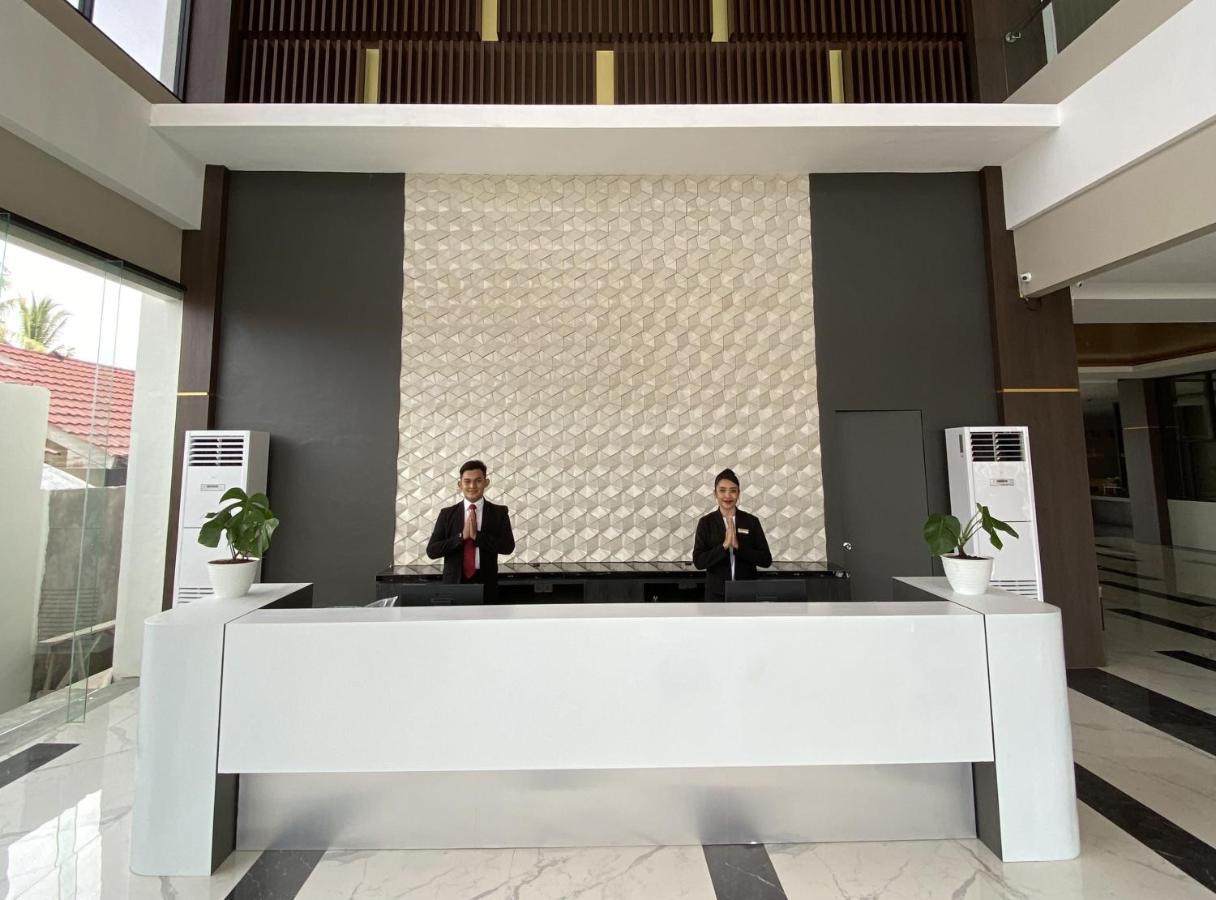 Luminor Hotel Tanjung Selor By Wh 外观 照片